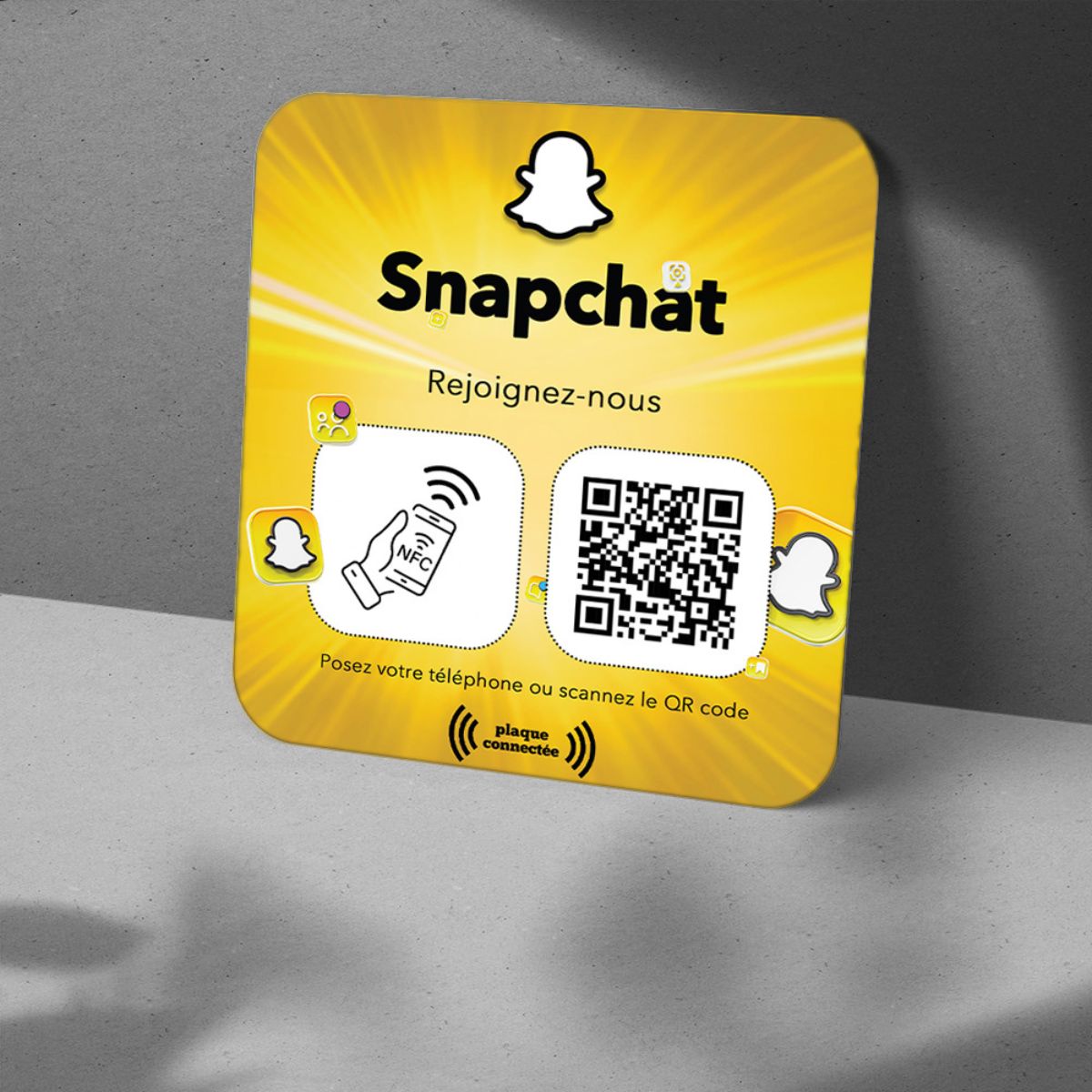 Plaque NFC Snapchat avec QR code pour rejoindre un profil professionnel