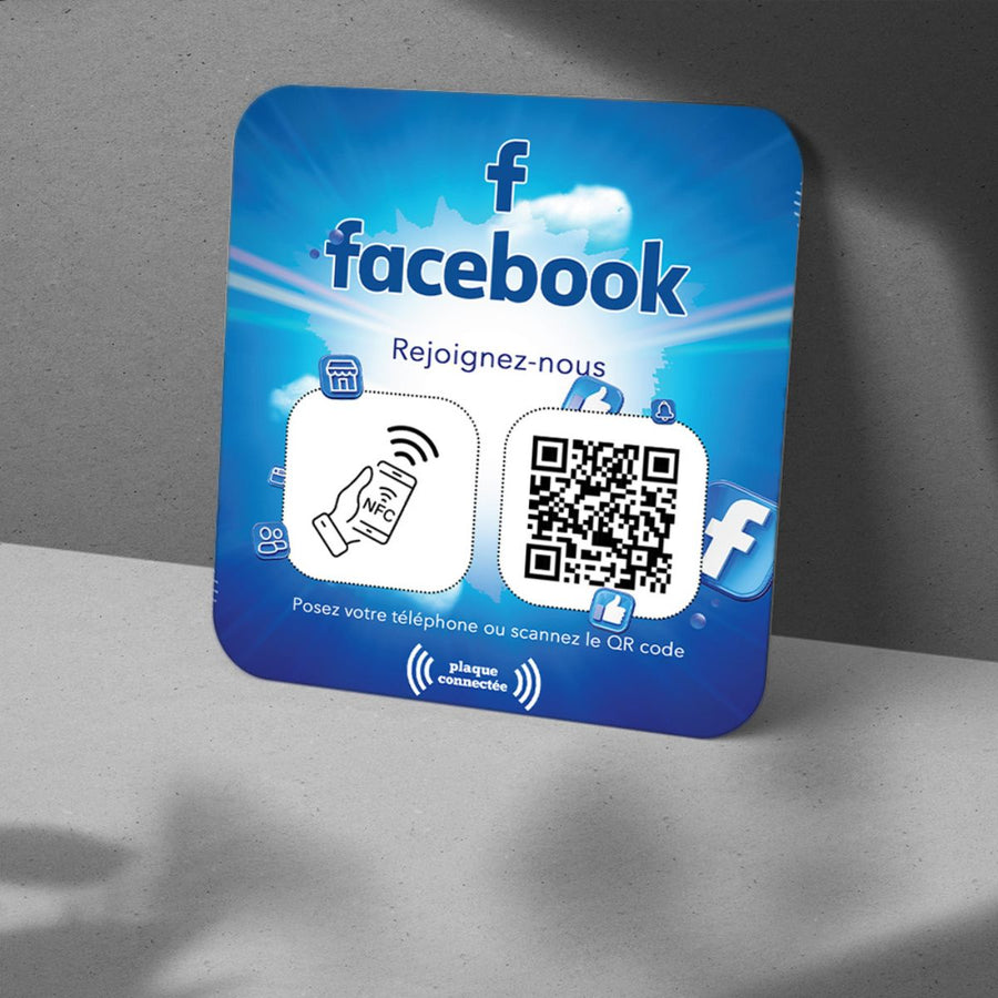 Plaque NFC Facebook avec QR code pour promouvoir une page professionnelle